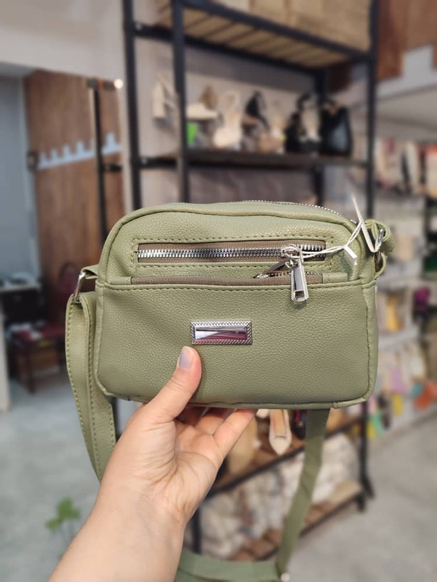 کیف کراس بادی زنانه مدل روزمره رنگ سبز زیتونی