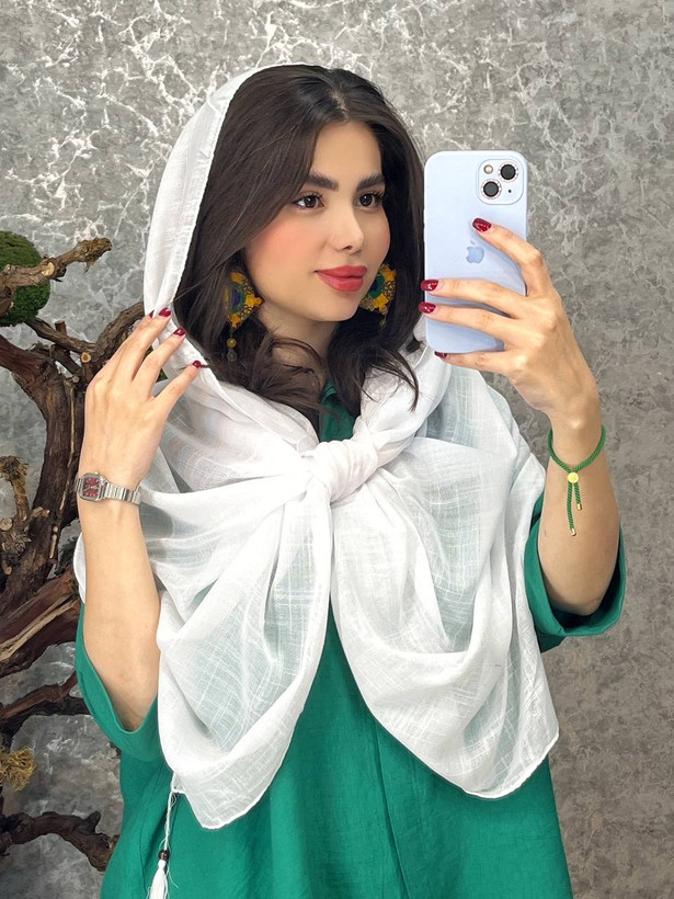 شال سفید نخی شایلین