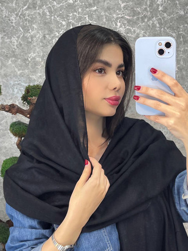 شال لینن مشکی منگوله دار